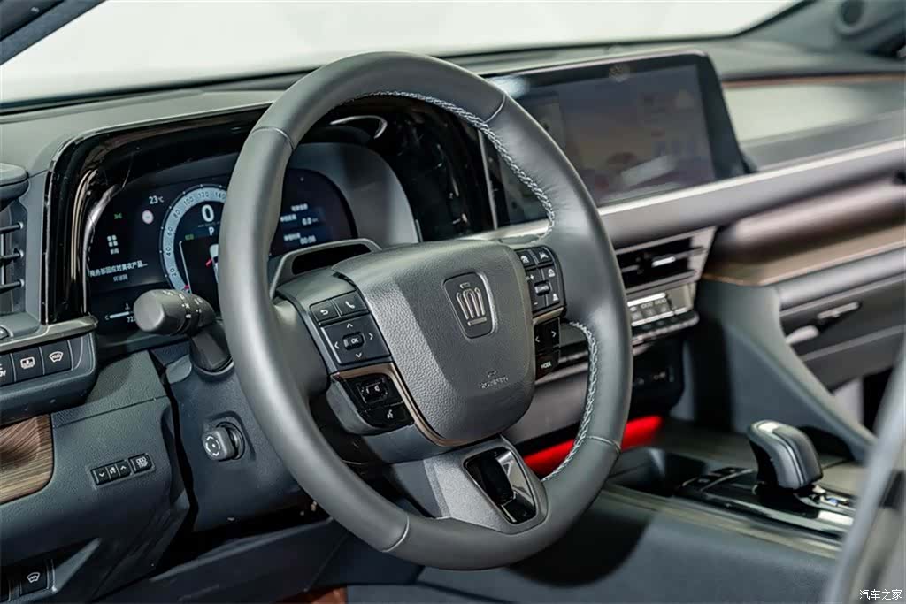 Toyota Crown, 2025 12