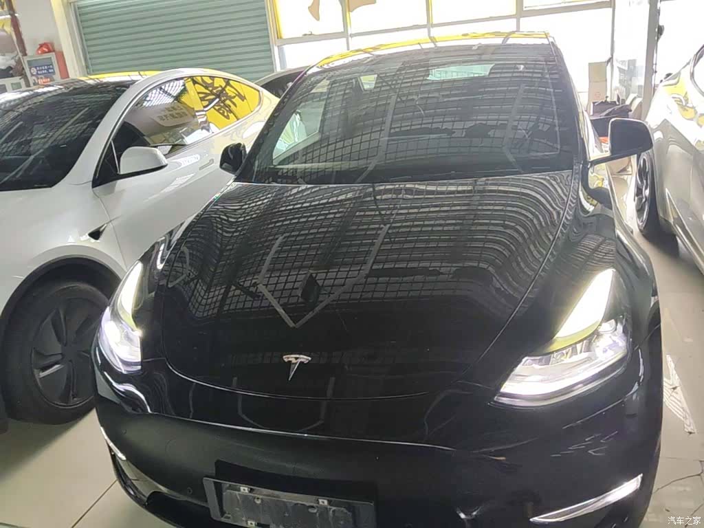 Tesla Model Y, 2021 3