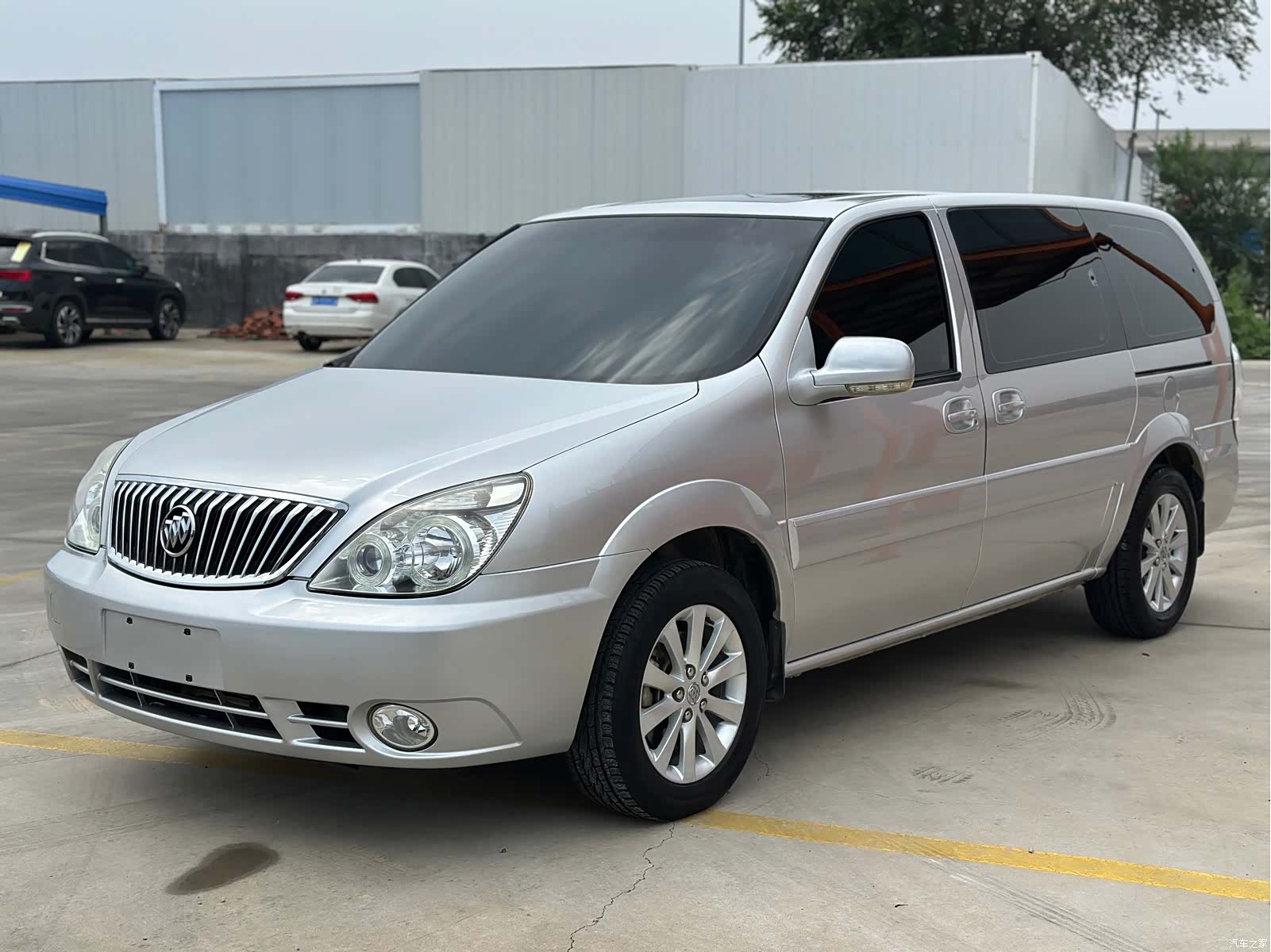 Buick GL8, 2014 1