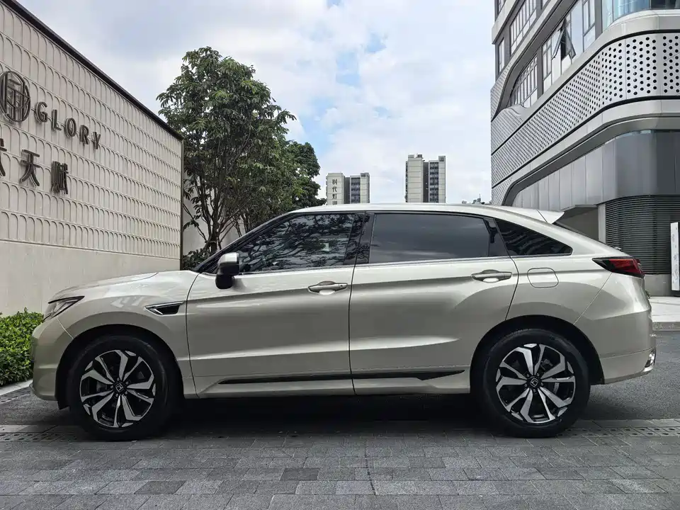 Honda UR-V