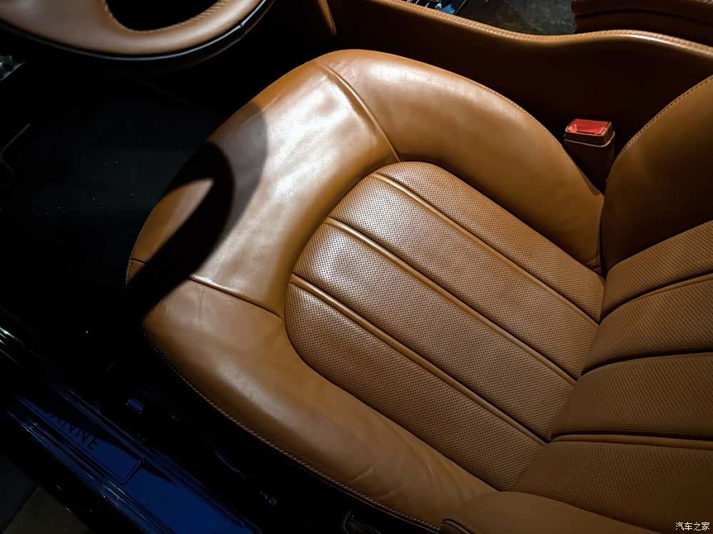 Bentley Mulsanne, 2015 12