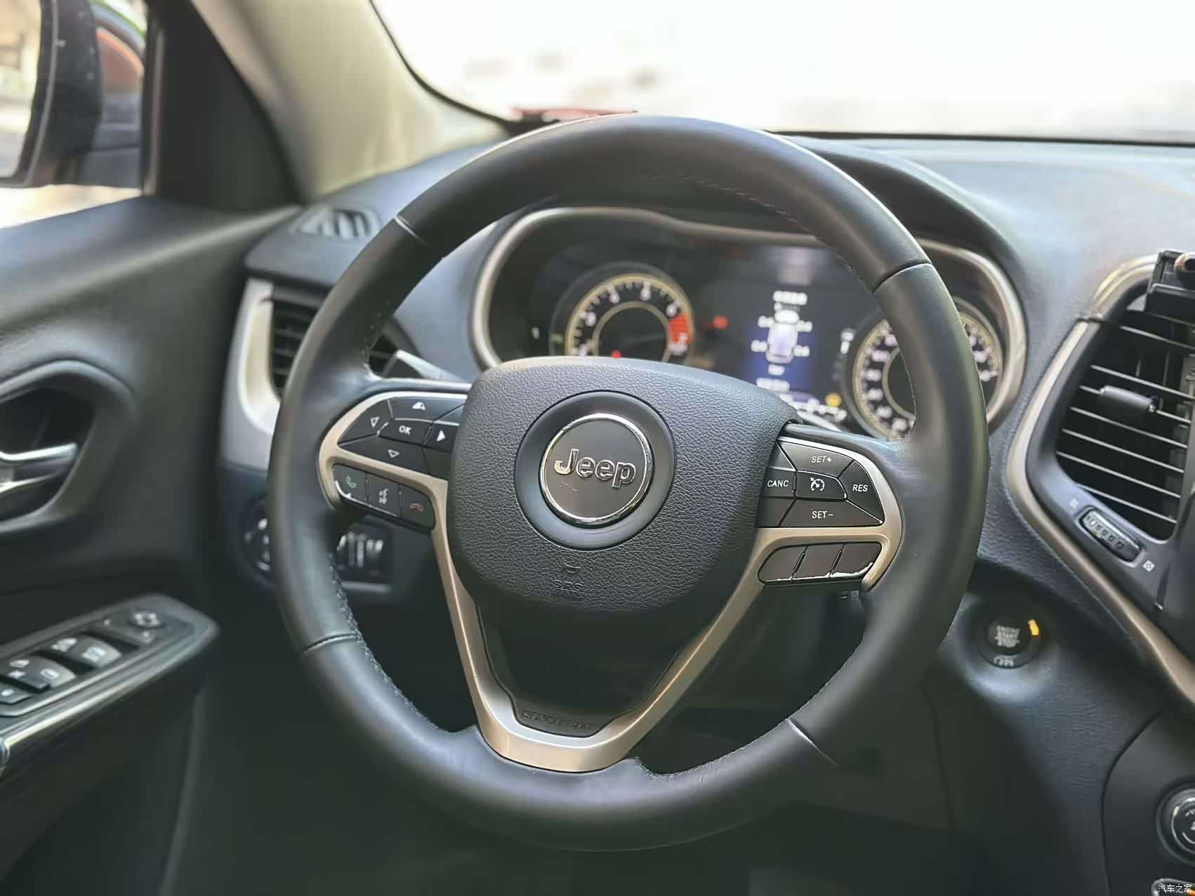 Jeep Cherokee, 2018 9