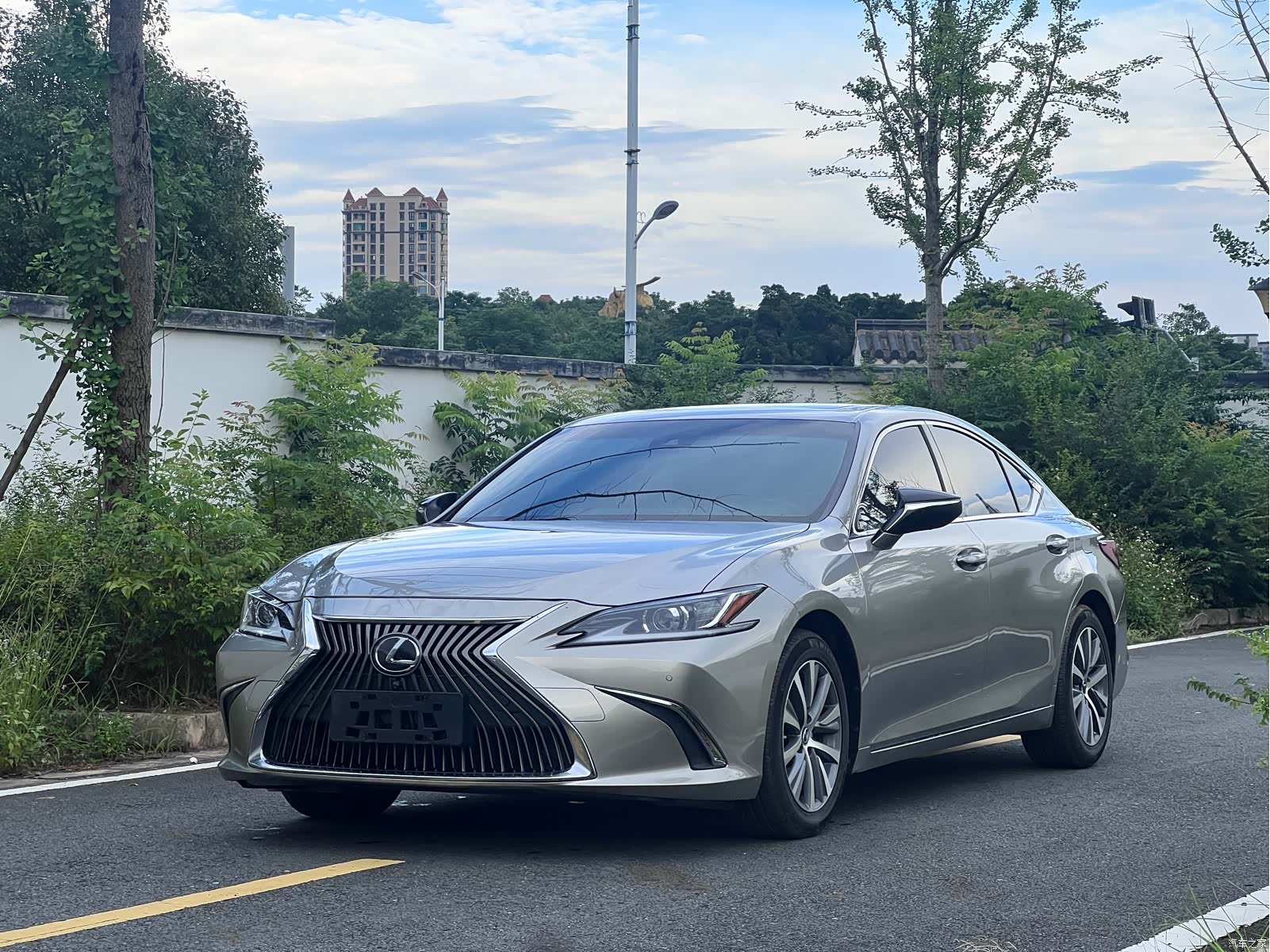 Lexus ES, 2019 1