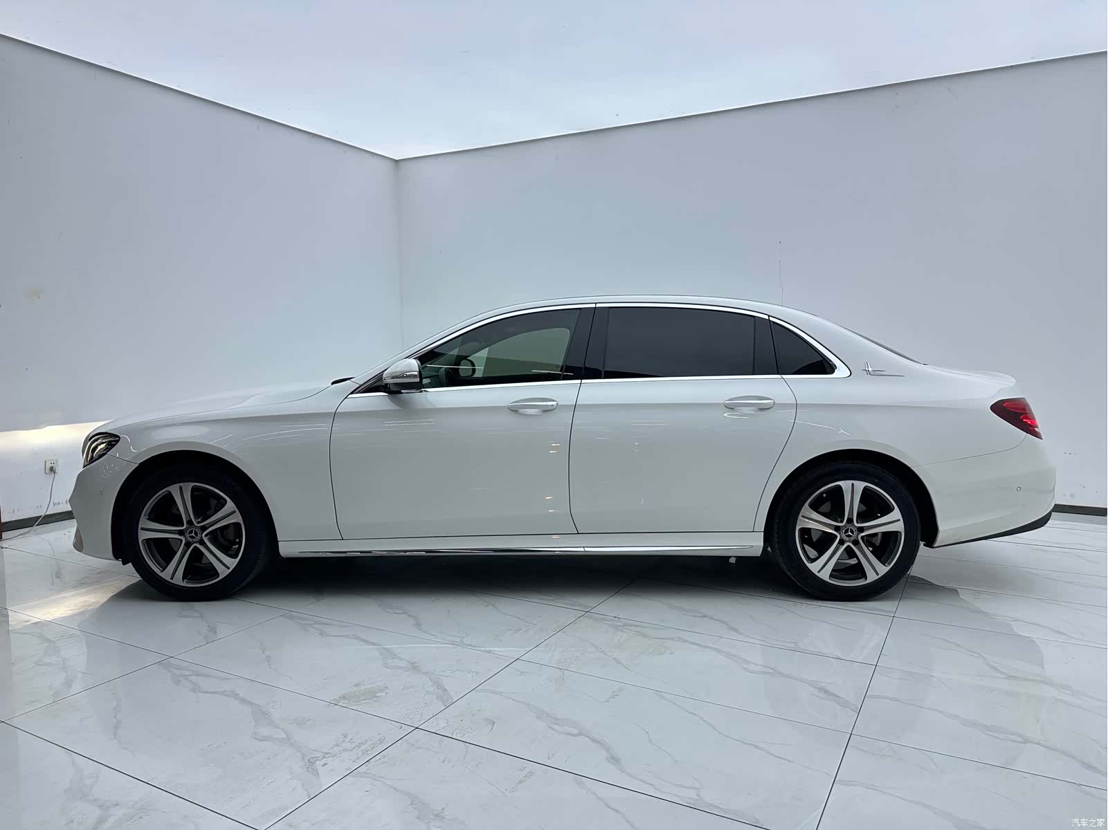 Mercedes-Benz E-Class, 2018 3