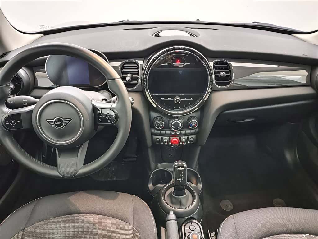 Mini ONE, 2024 9