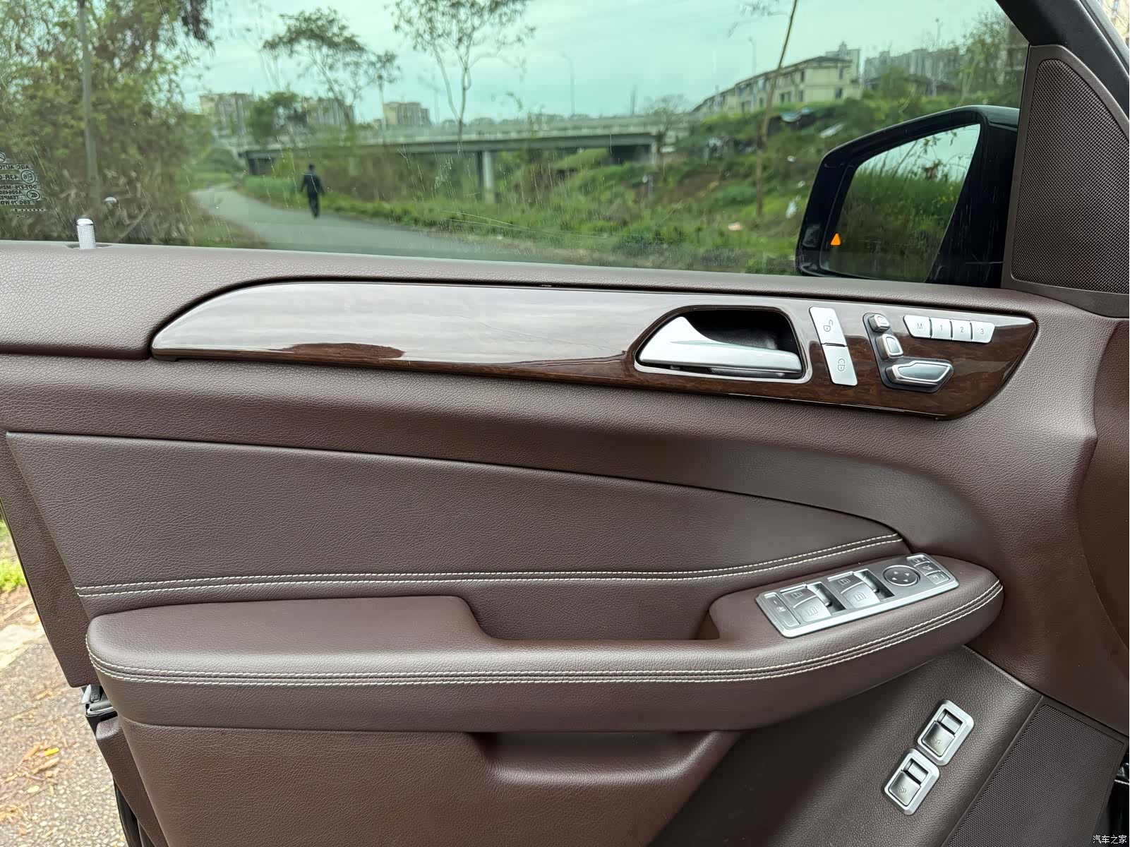 Mercedes-Benz GLS, 2018 16