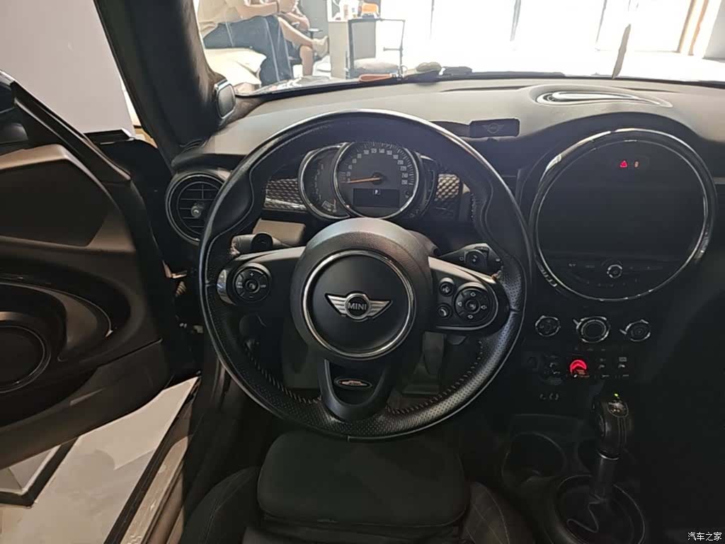 Mini Cooper, 2018 11