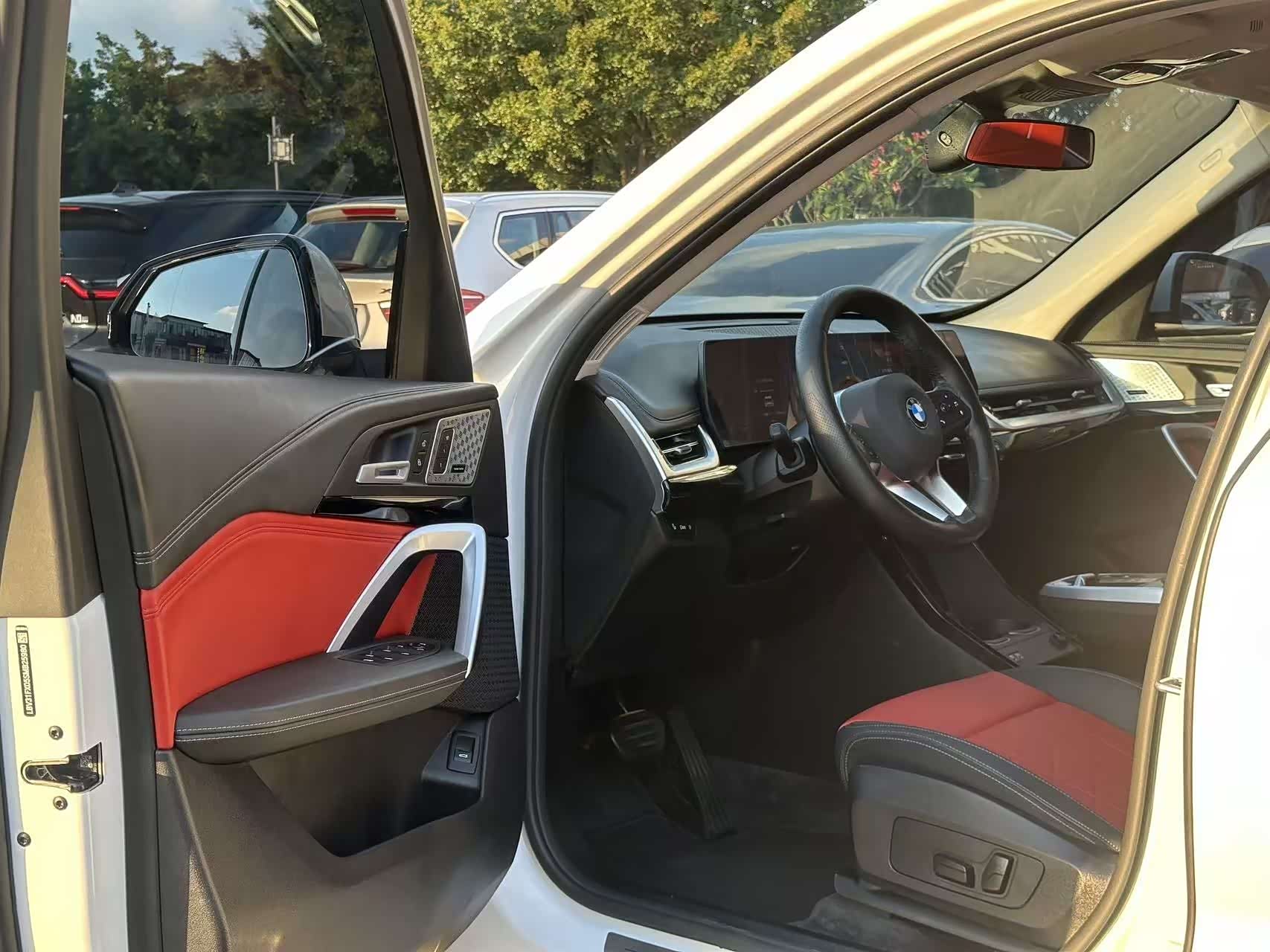BMW X1, 2025 все фото