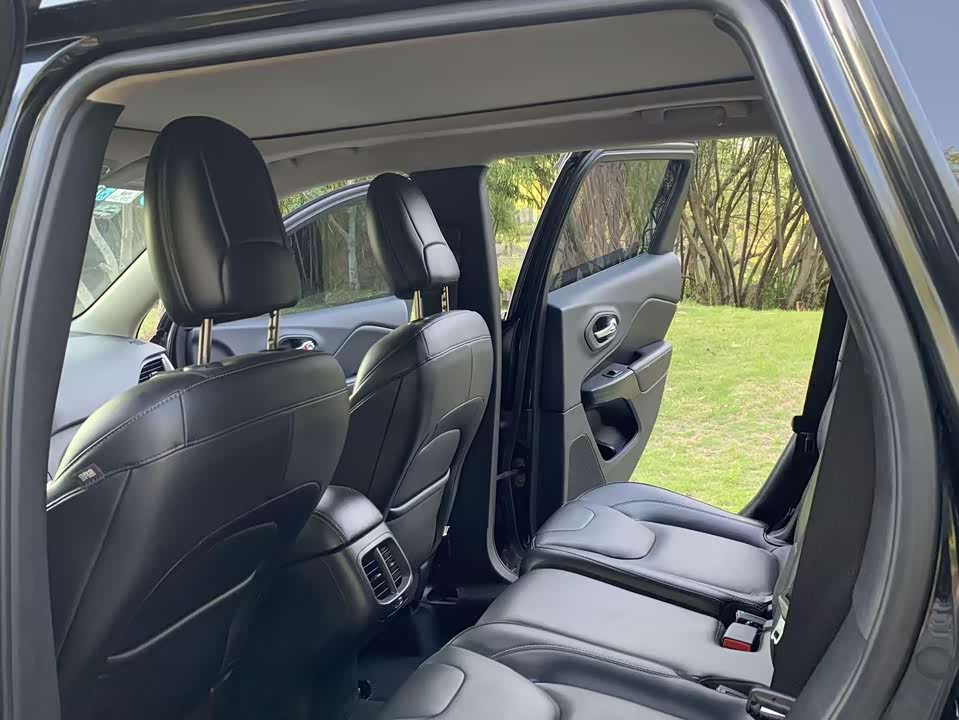Jeep Free light