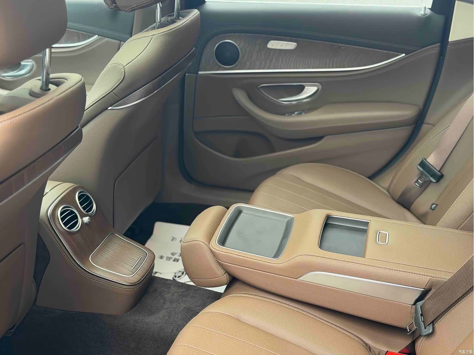 Mercedes-Benz E-Class, 2023 9