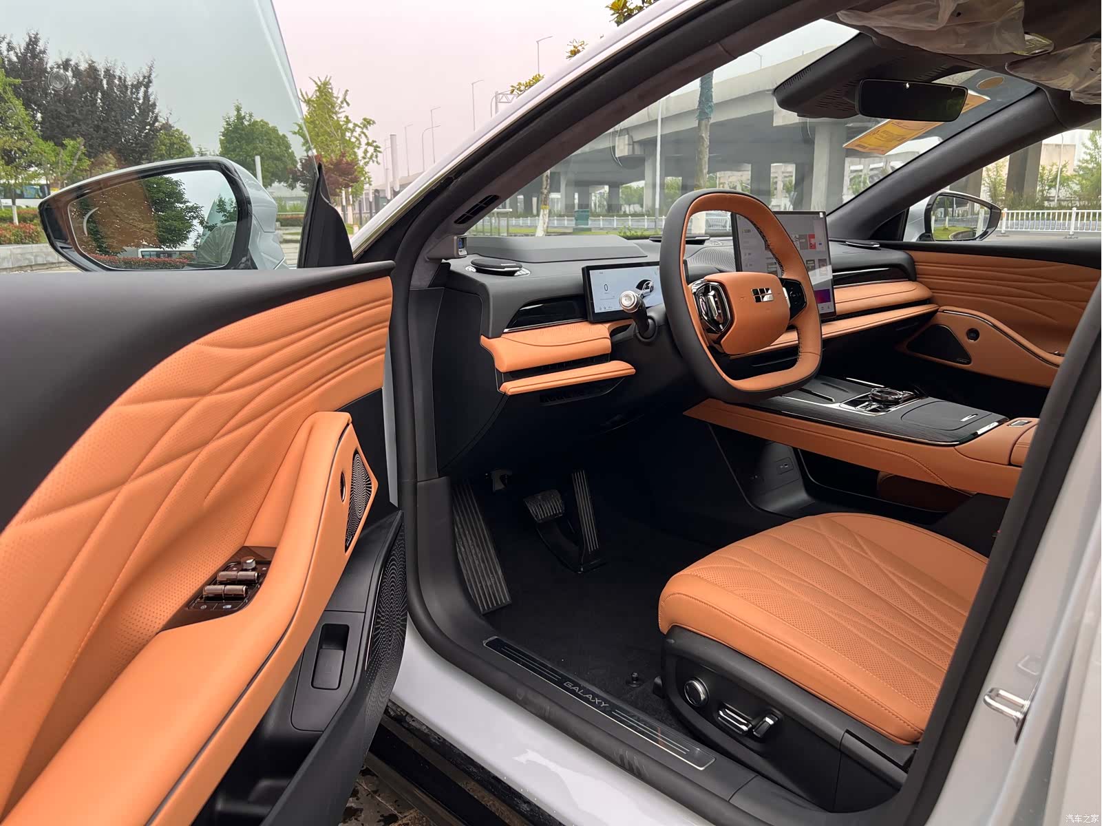 Geely 8, 2025 18