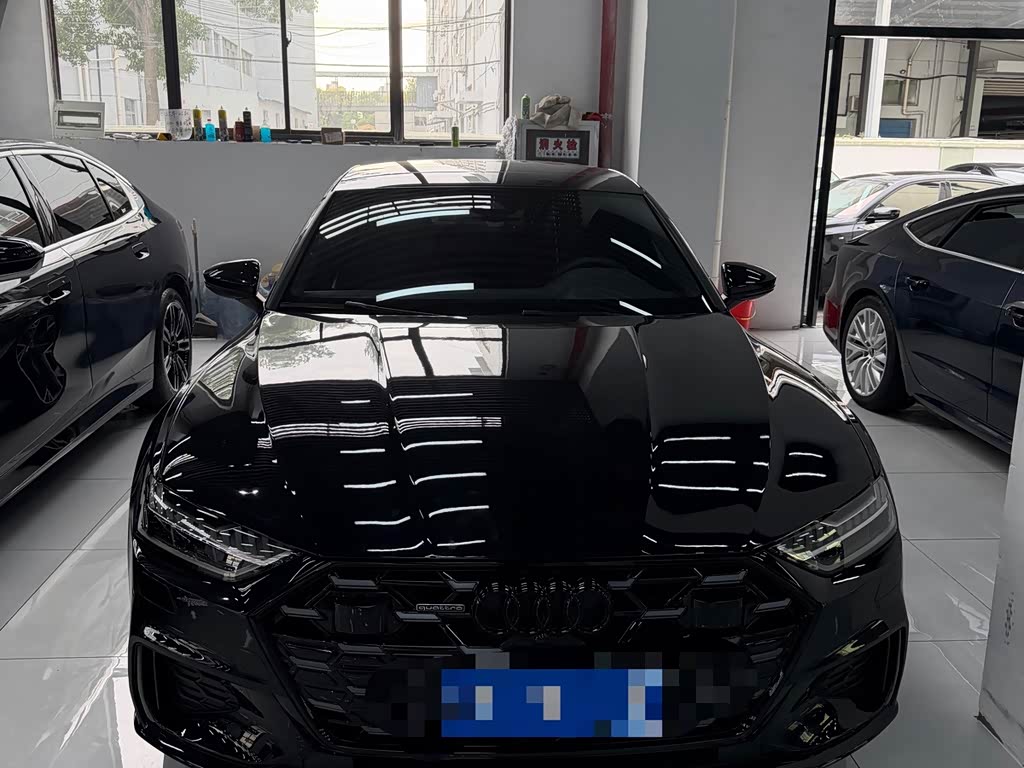 Audi A7L