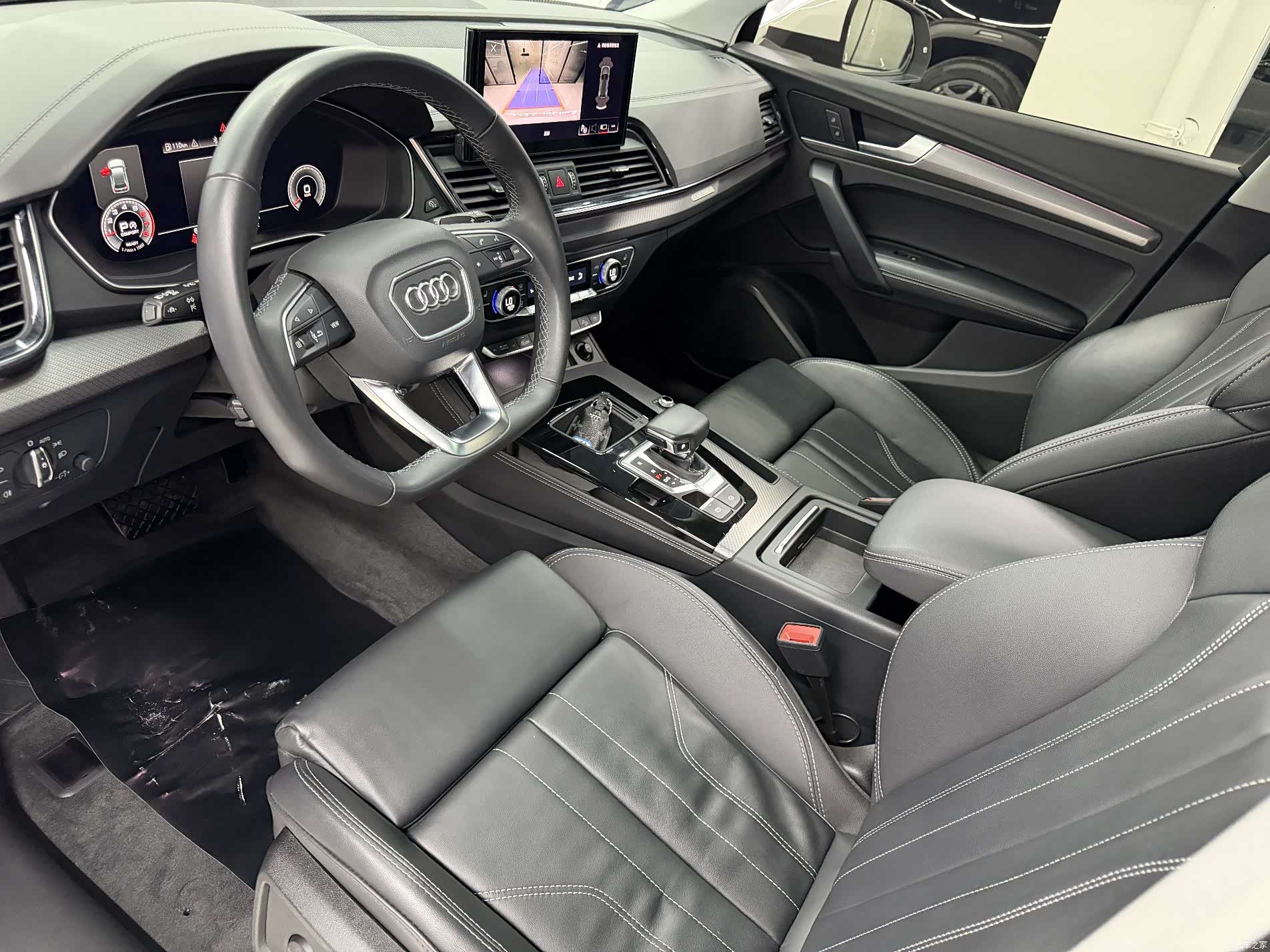 Audi Q5L, 2022 10
