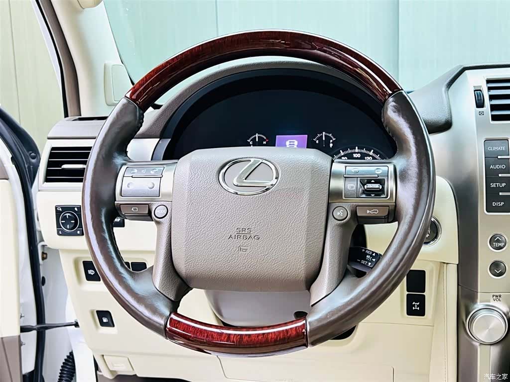 Lexus GX, 2011 10