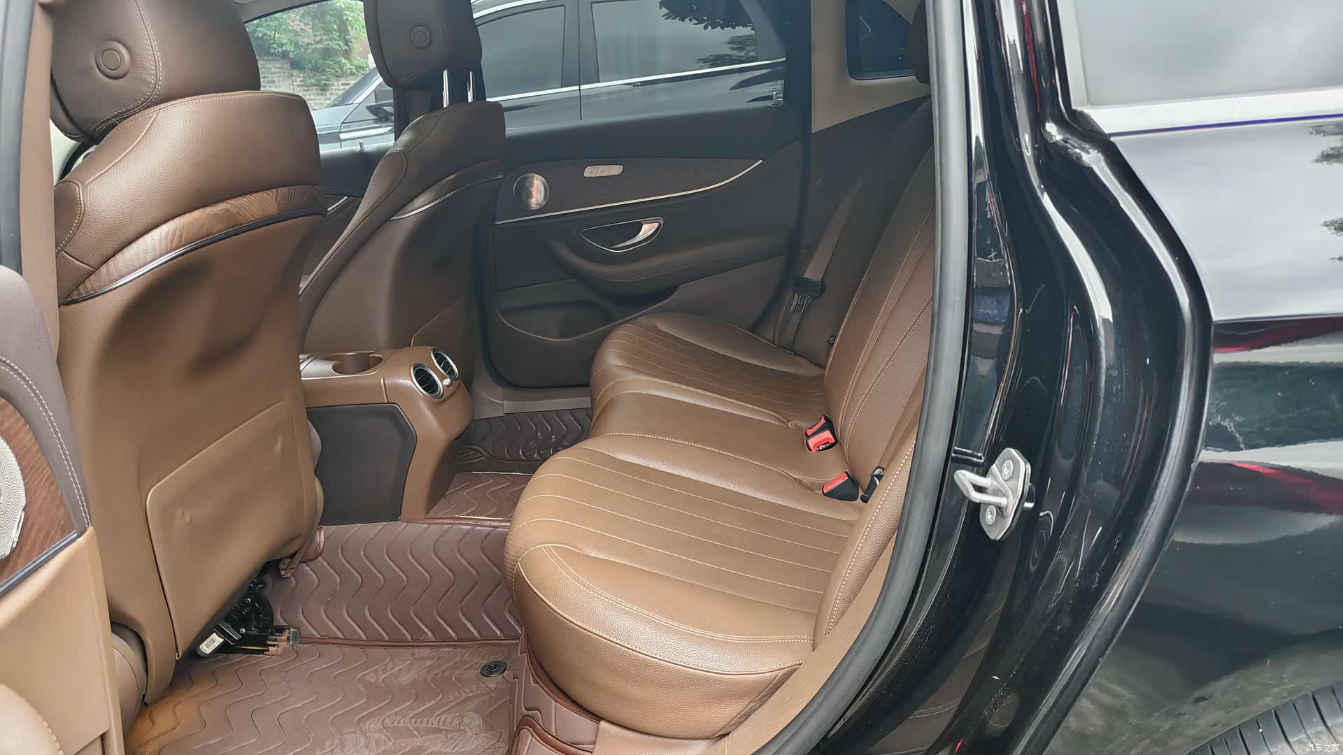 Mercedes-Benz E-Class, 2020 6