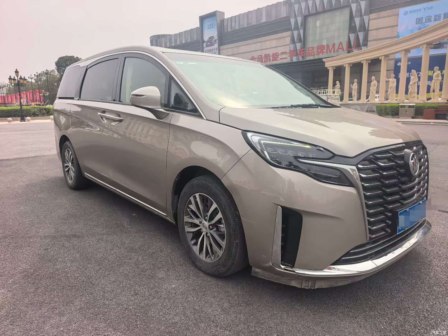 Buick GL8, 2023 3