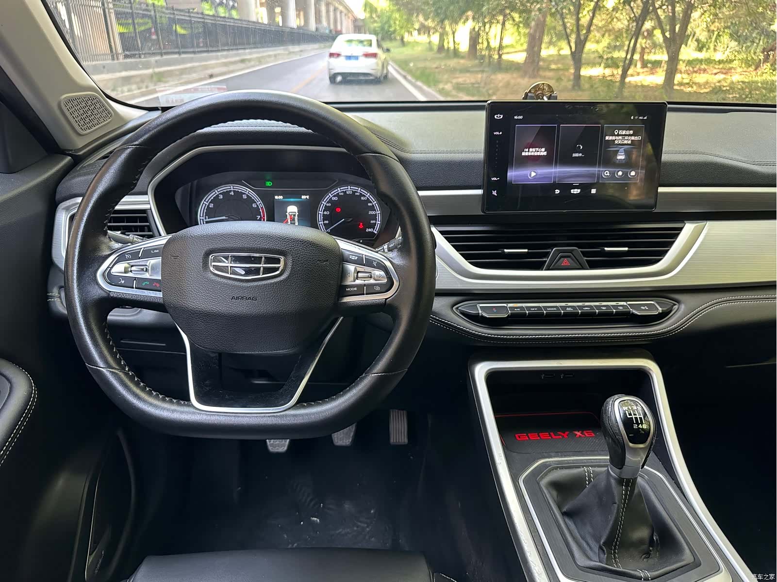 Geely X6, 2019 7