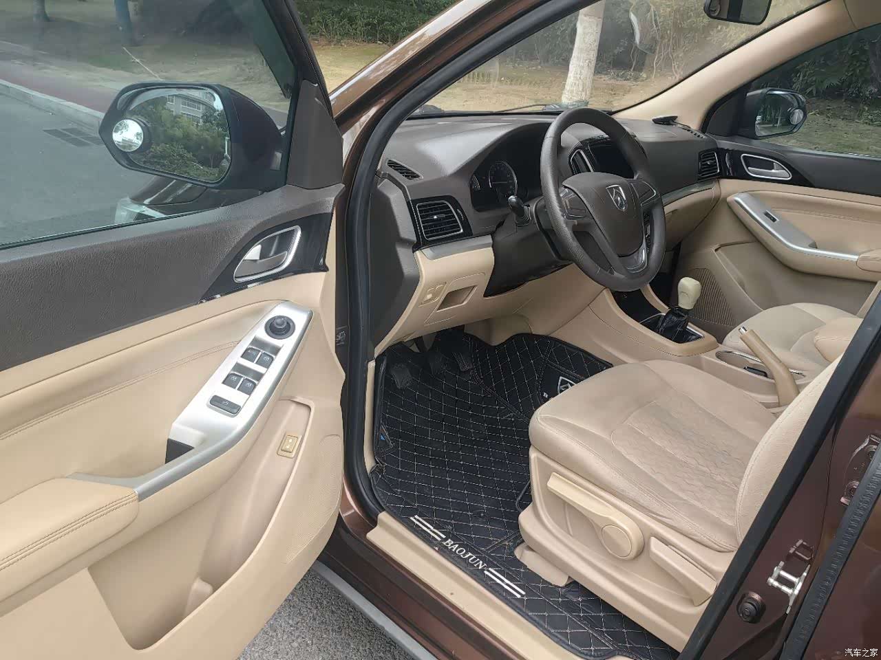 Wuling 730, 2015 12