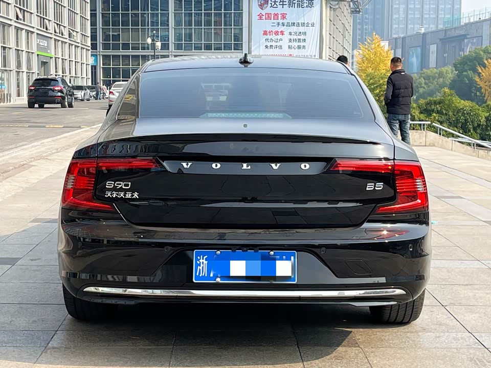 Volvo S90