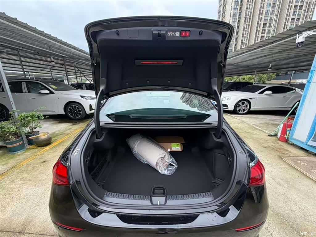 Mercedes-Benz E-Class, 2026 26