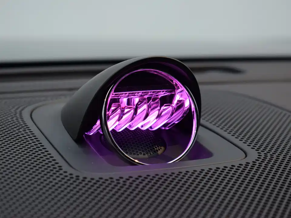 AITO Ask the world M9