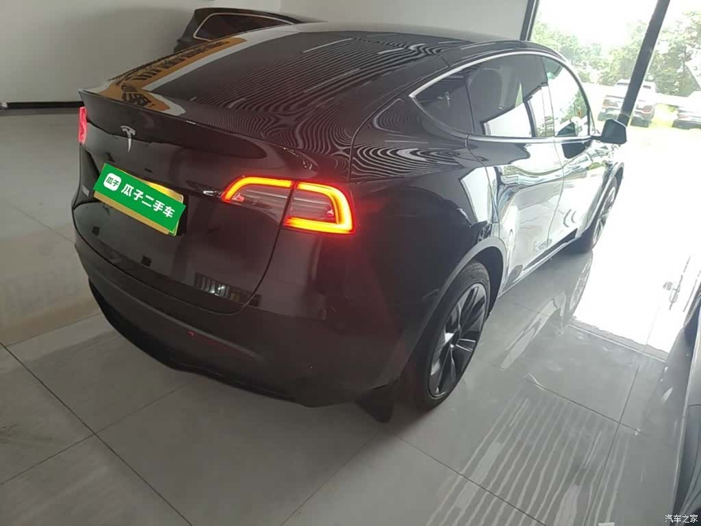 Tesla Model Y, 2023 7