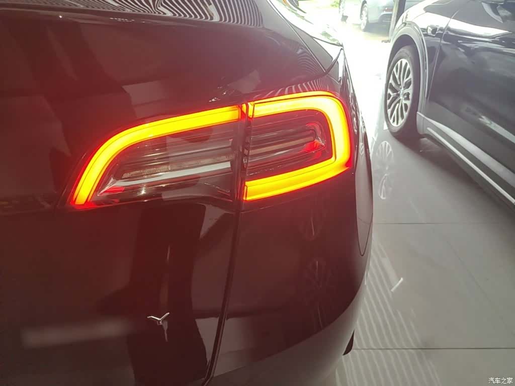 Tesla Model Y, 2023 8