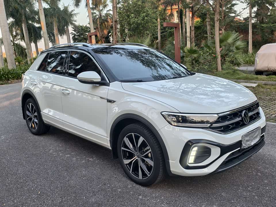 Volkswagen T-ROC exploring Songs