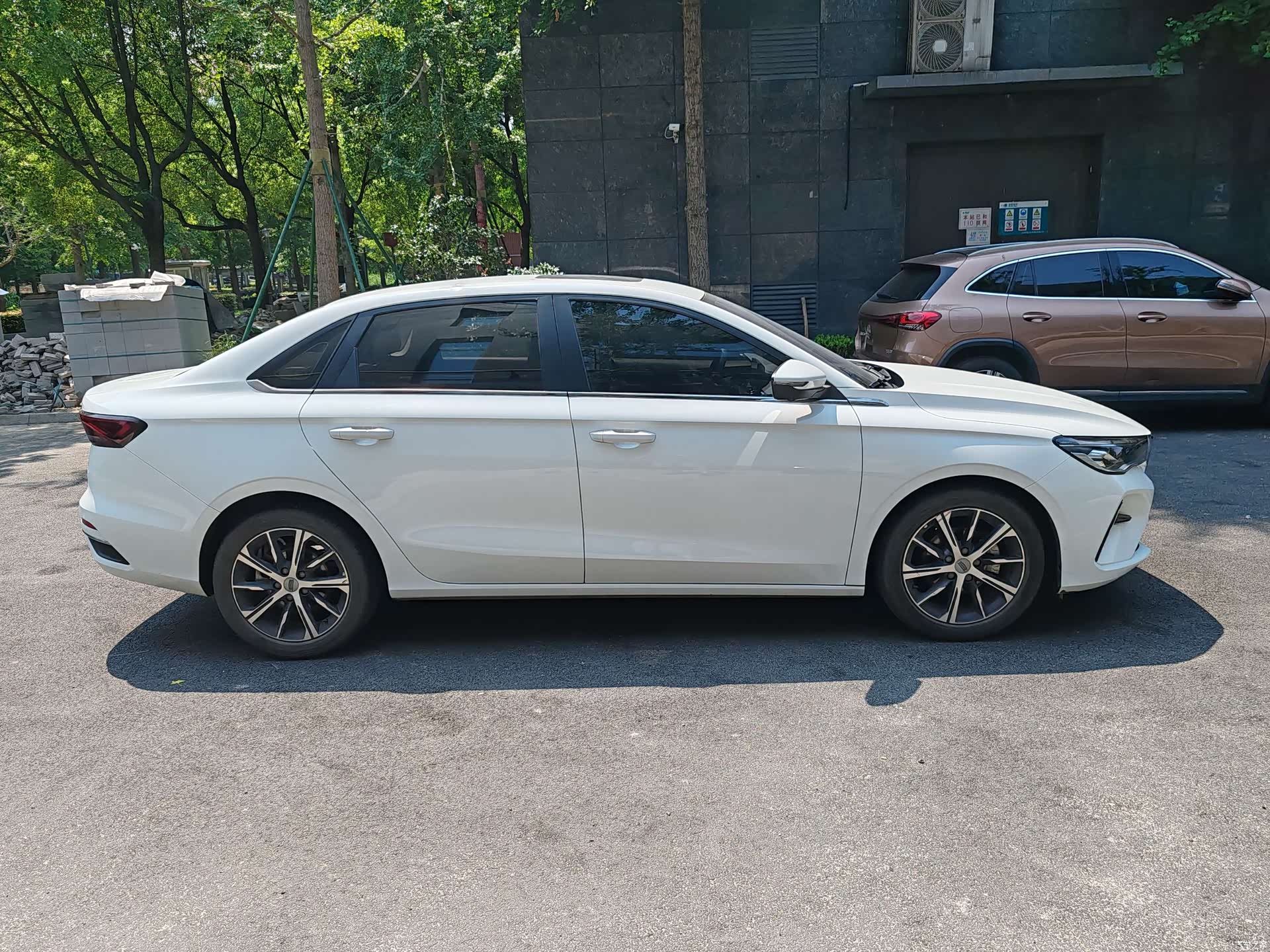Geely Emgrand, 2022 4