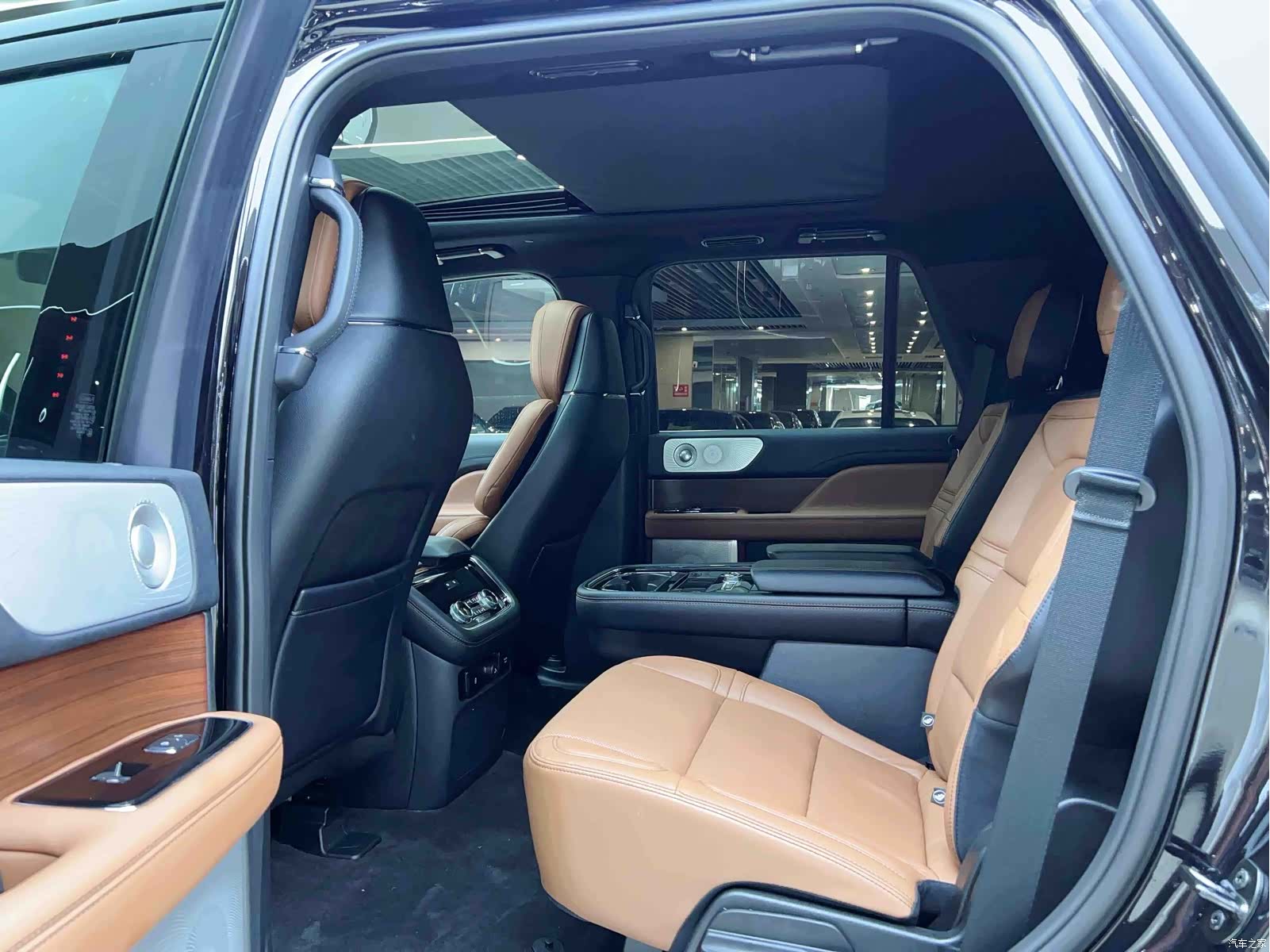 Lincoln Navigator, 2021 10
