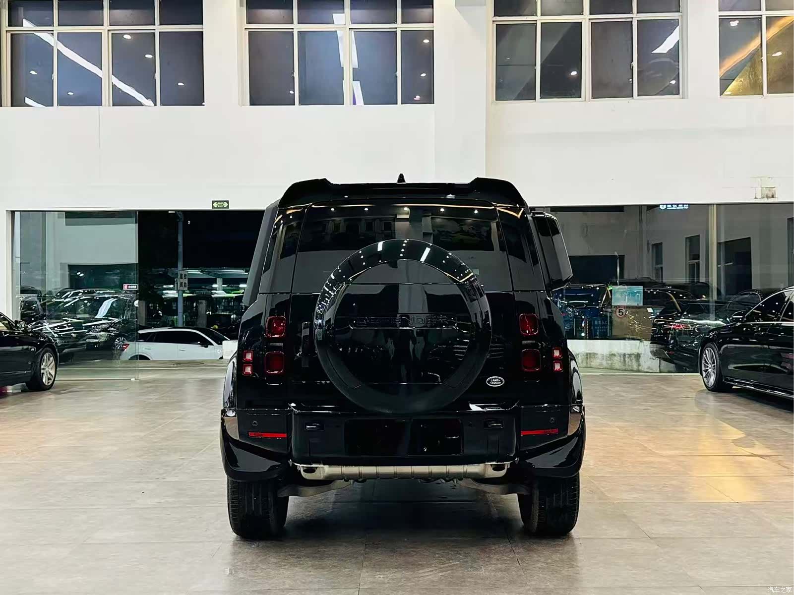 Land Rover Defender, 2026 все фото