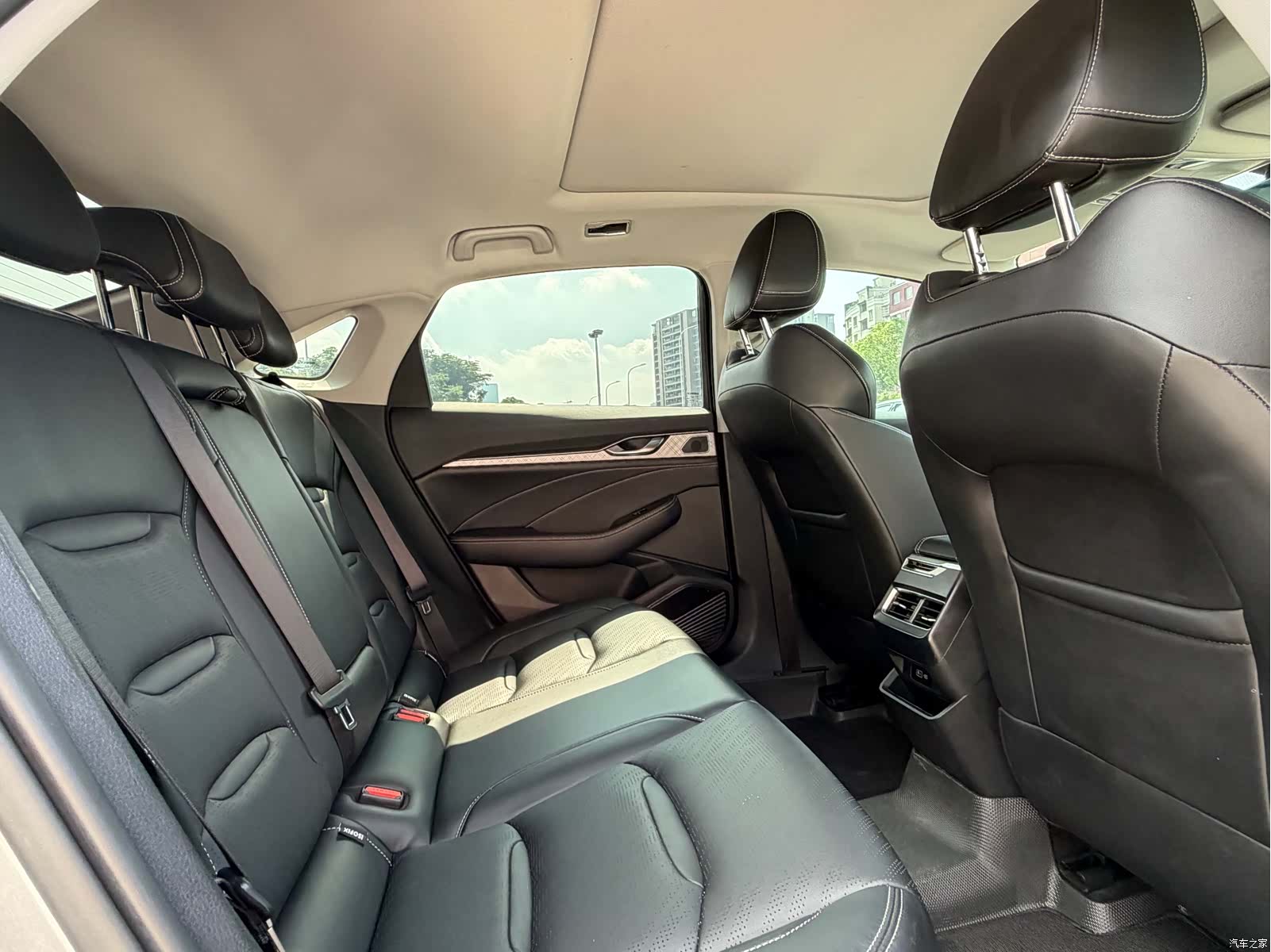 Geely Preface, 2023 16
