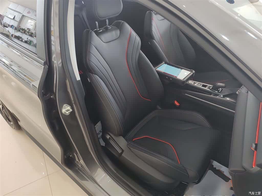 Geely Binray, 2025 25