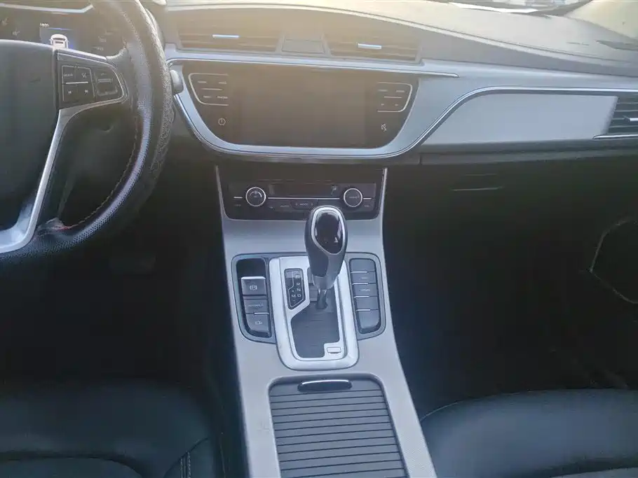 Geely Emgrand GL