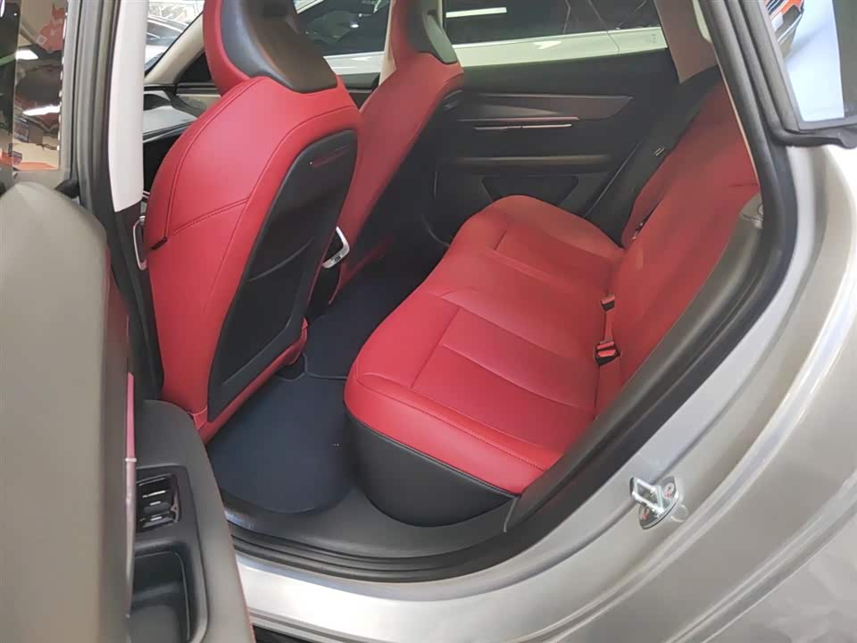 XPENG P7