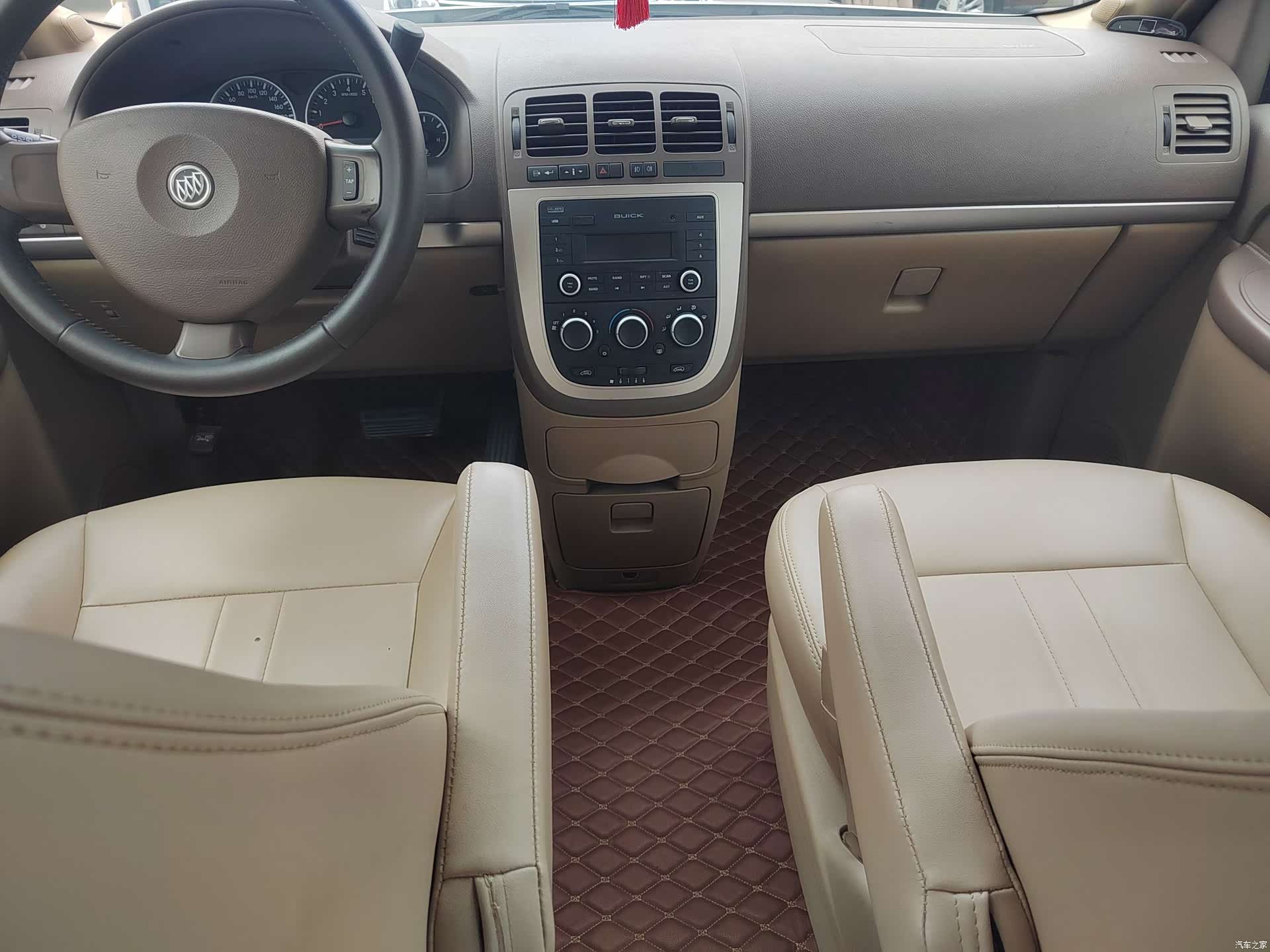 Buick GL8, 2016 9