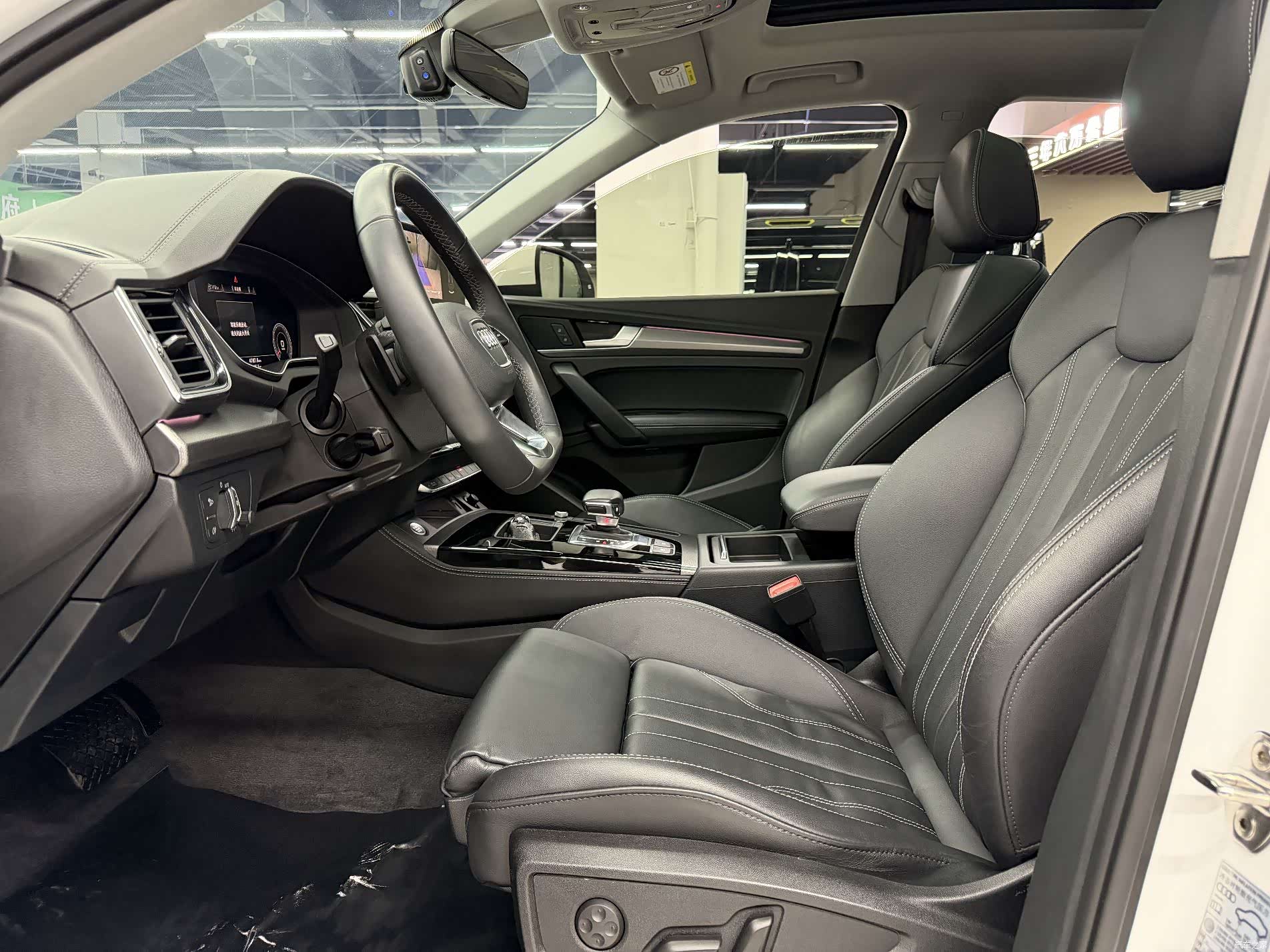Audi Q5L, 2022 11