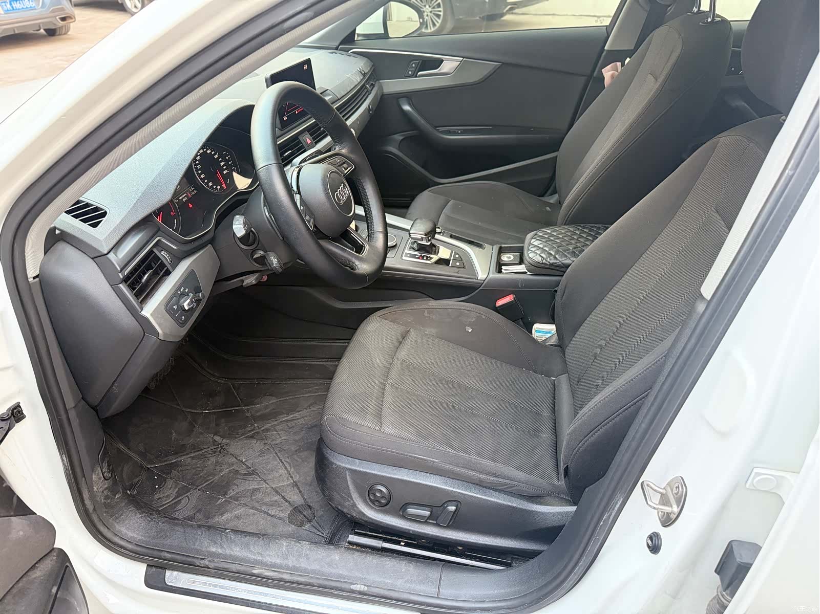 Audi A4L, 2019 9