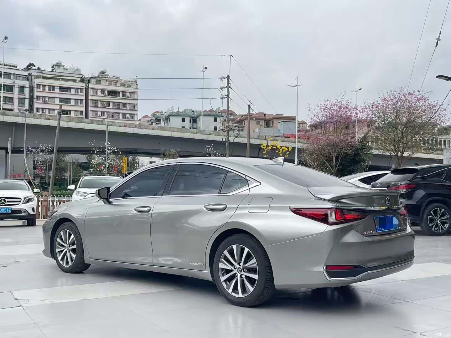 Lexus ES, 2020 9