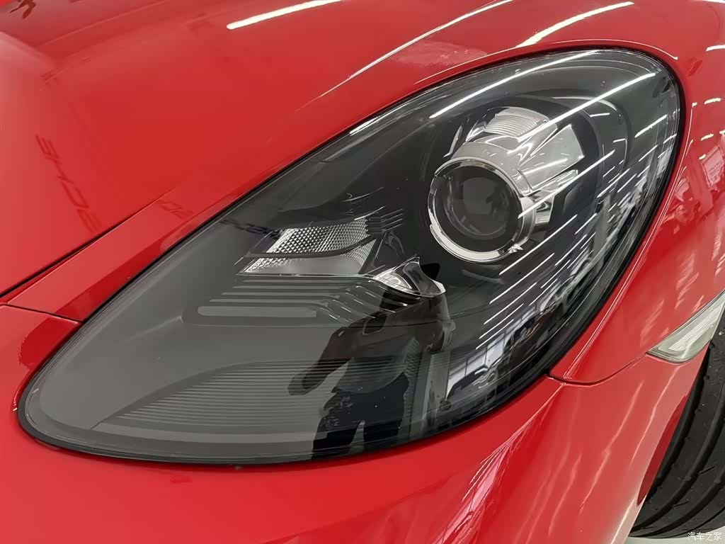 Porsche Cayman, 2019 10