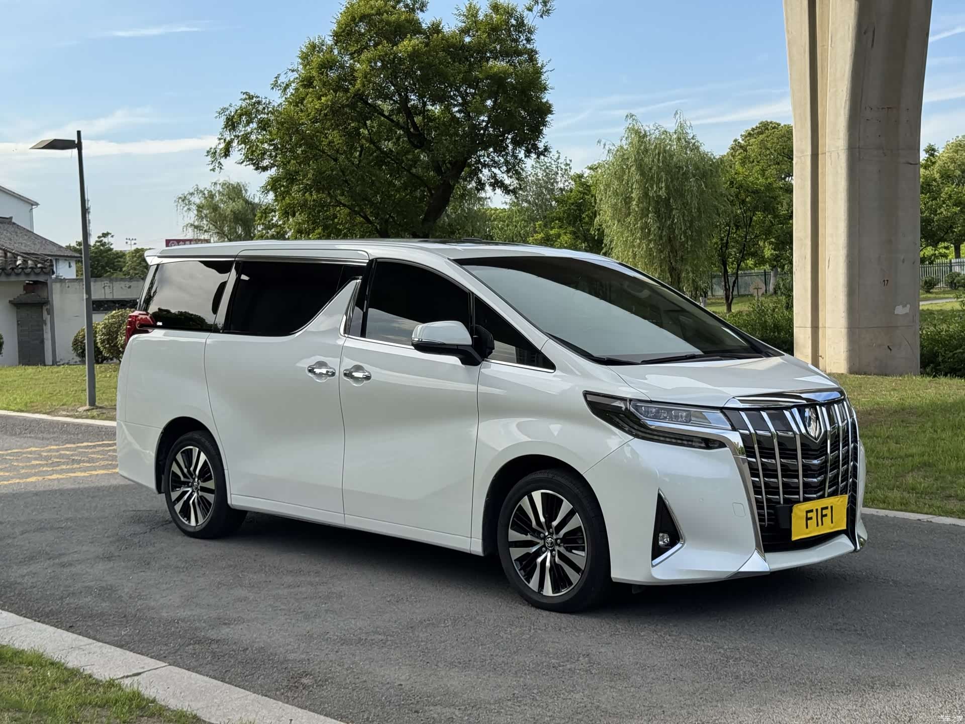 Toyota Alphard, 2019 4