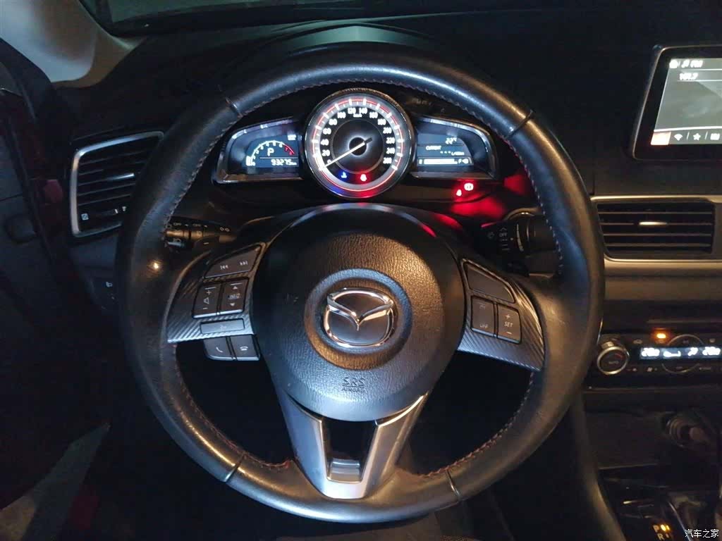 Mazda Mazda3, 2015 3