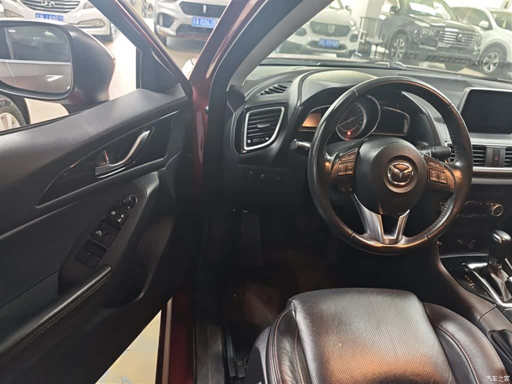 Mazda Mazda3, 2015 14
