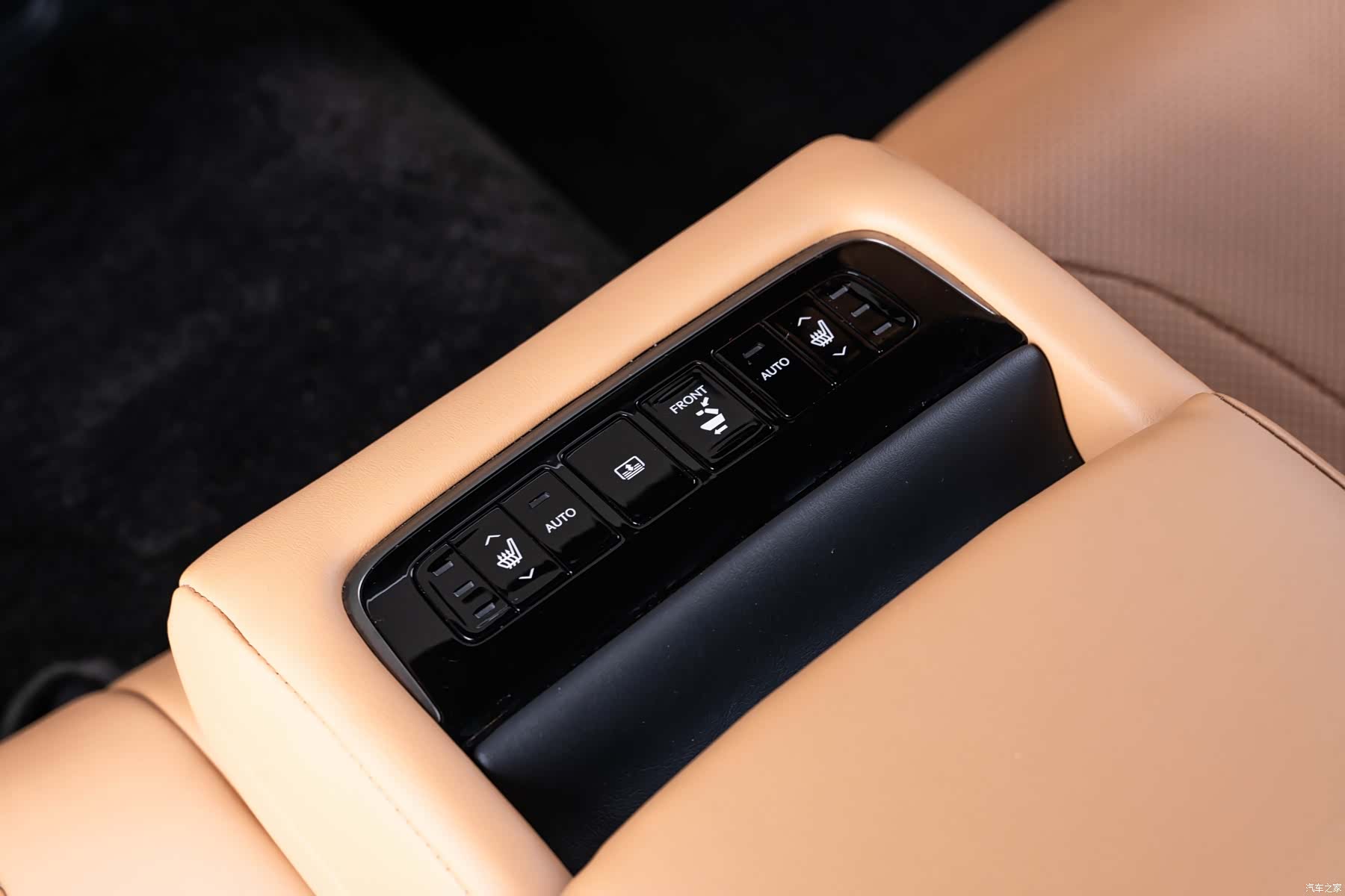 Lexus LS, 2023 20