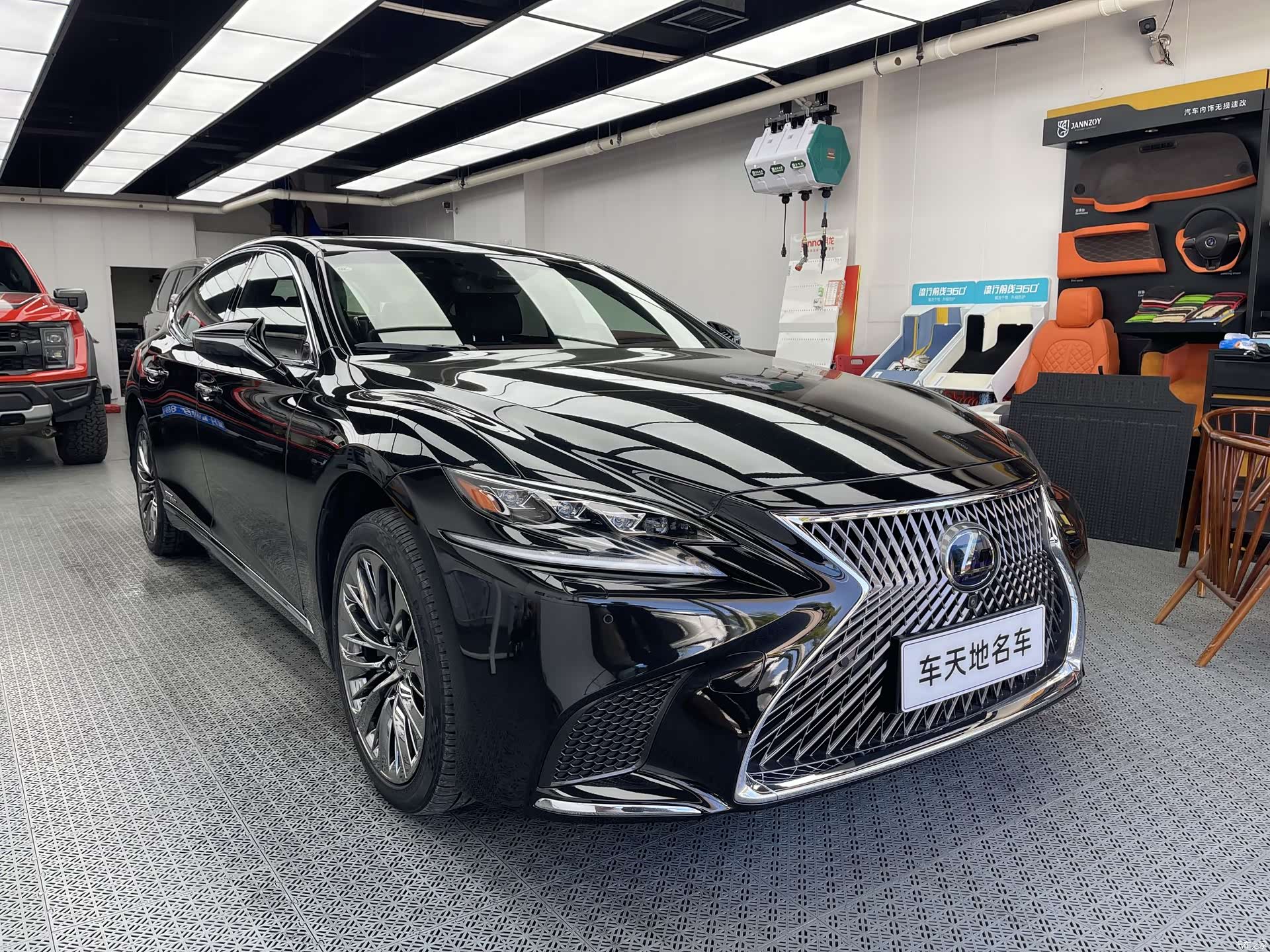 Lexus LS, 2018 3
