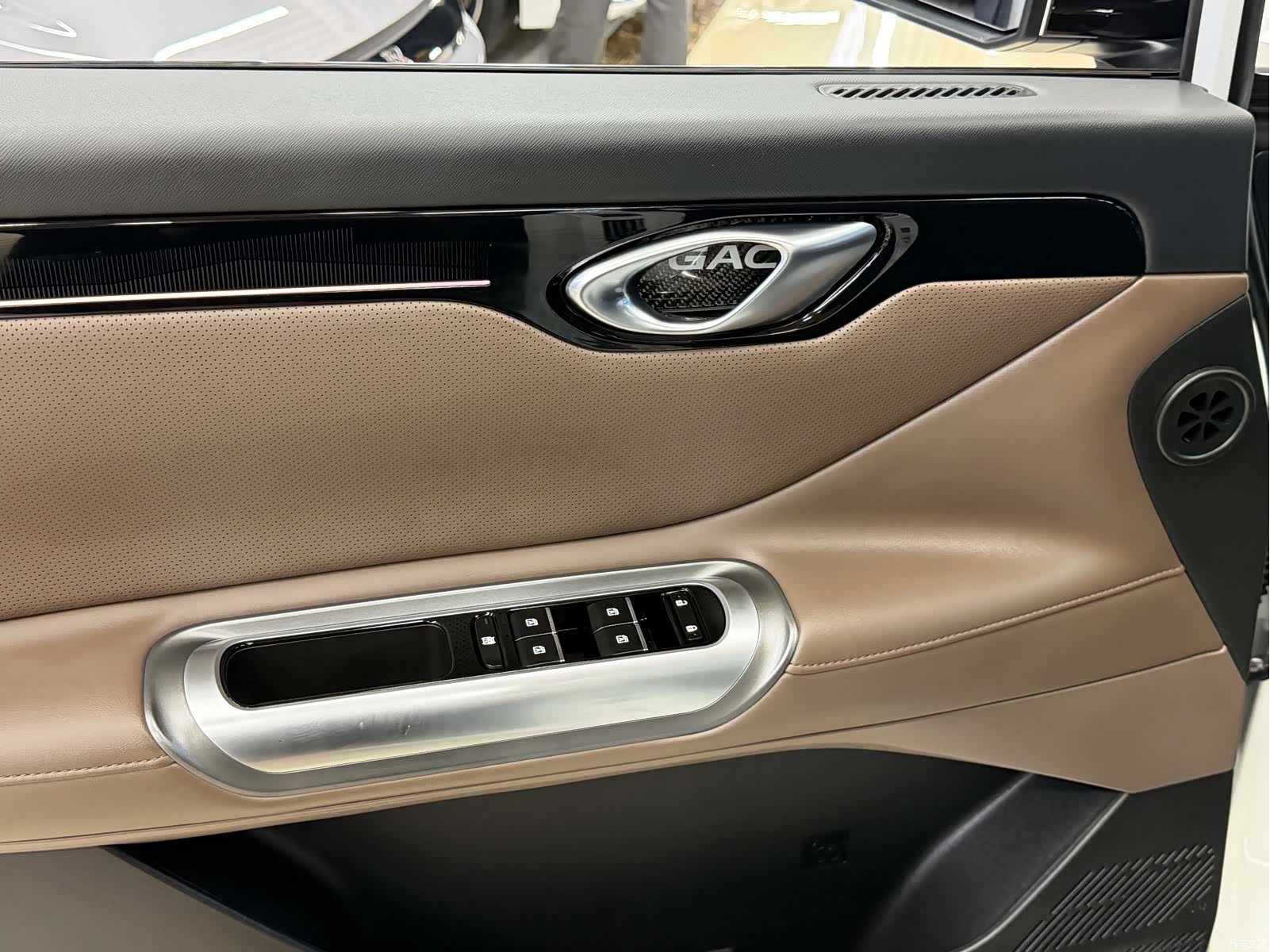 Trumpchi E8, 2024 7