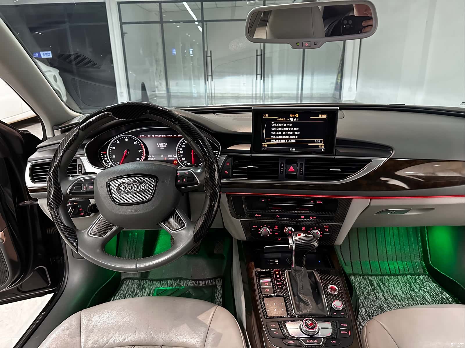 Audi A6L, 2014 10