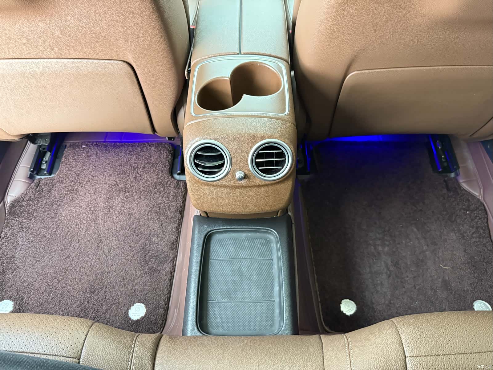 Mercedes-Benz E-Class, 2020 12