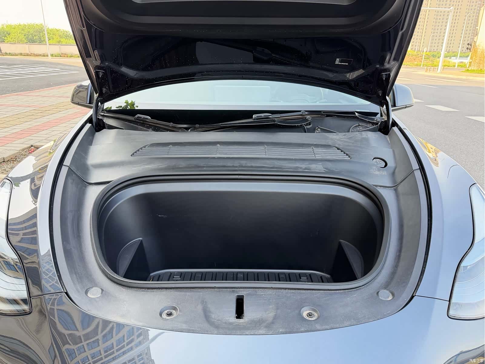 Tesla Model Y, 2024 17