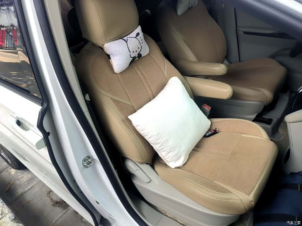Buick GL8, 2017 25